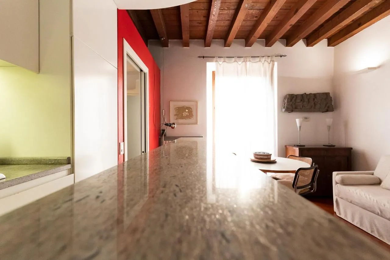 Anfiteatro Apartment In Brera Milán