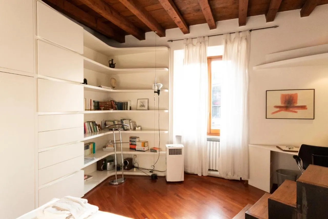 Anfiteatro Apartment In Brera Milán