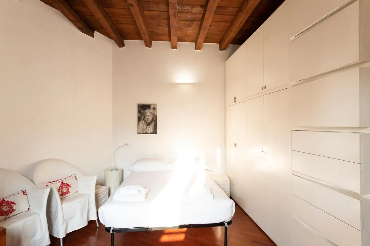 Anfiteatro Apartment In Brera Milán Italia