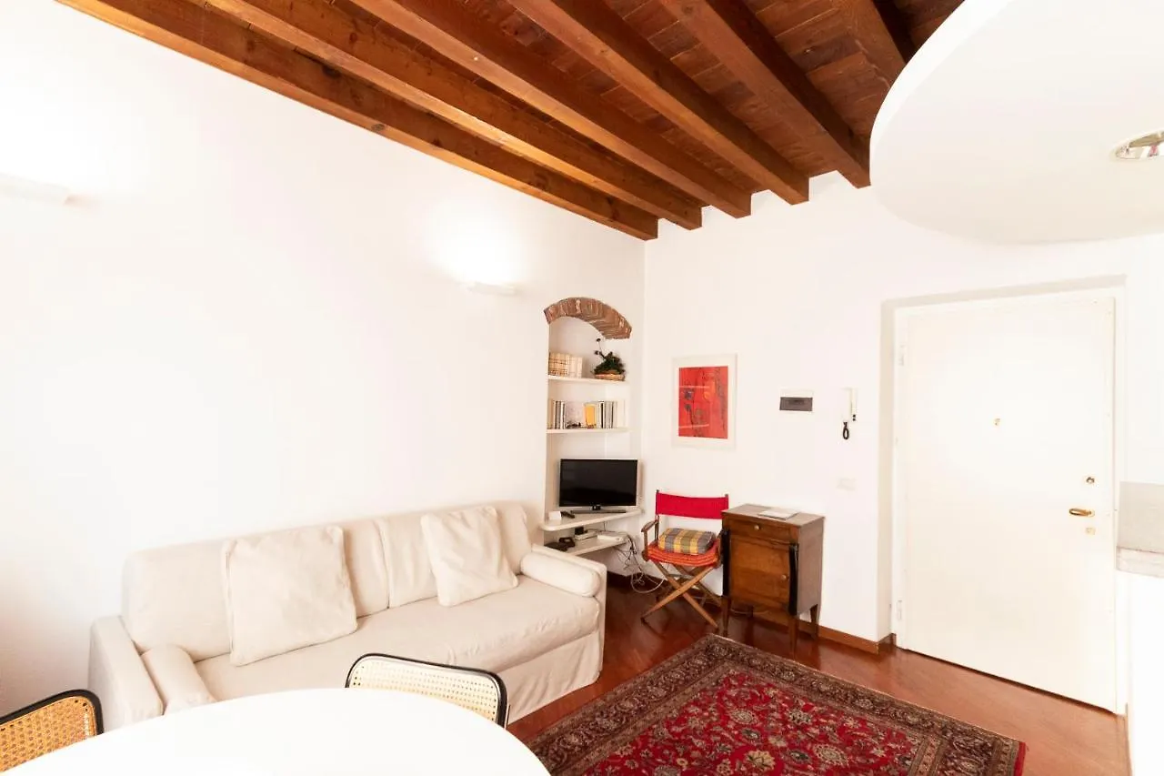 Anfiteatro Apartment In Brera Milán